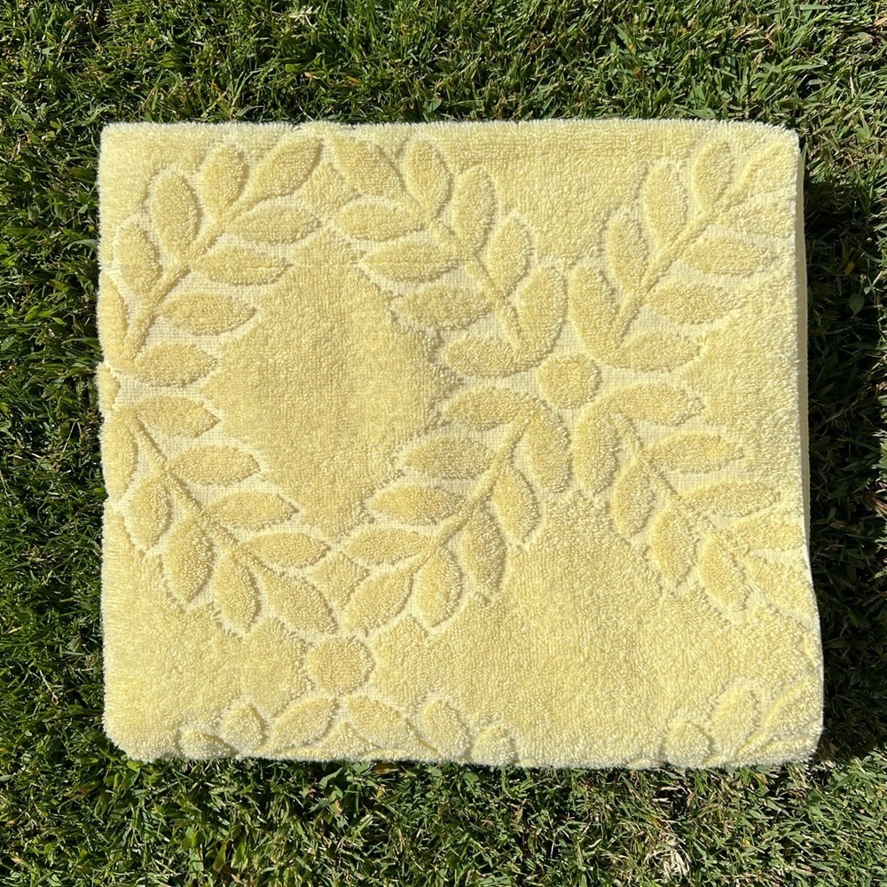 Vintage Cannon Fig Leaf Sculpted 4-Piece Cotton Bath Towel Set Sunny Yellow USA